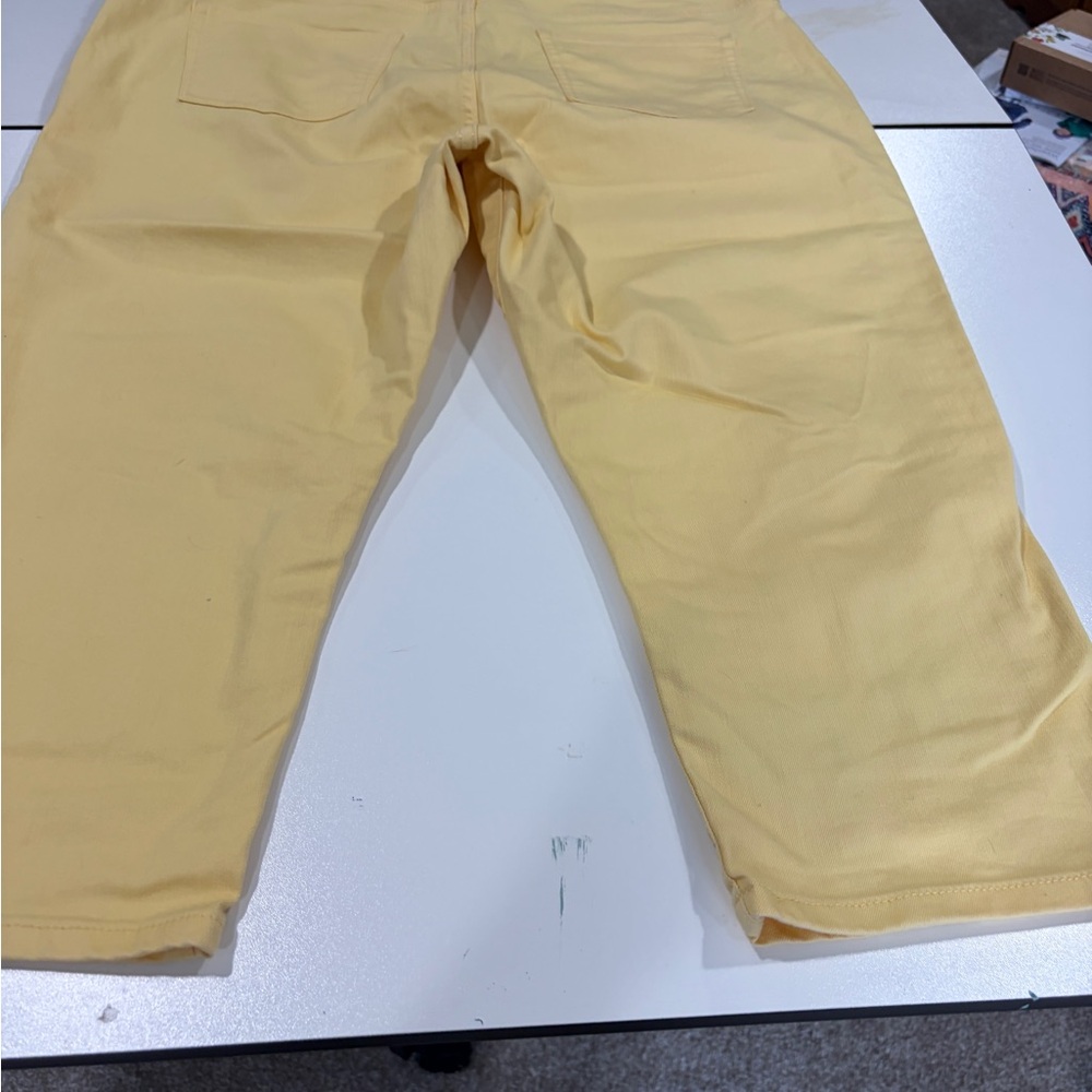 St. John's Bay Pale Yellow Capris size 18